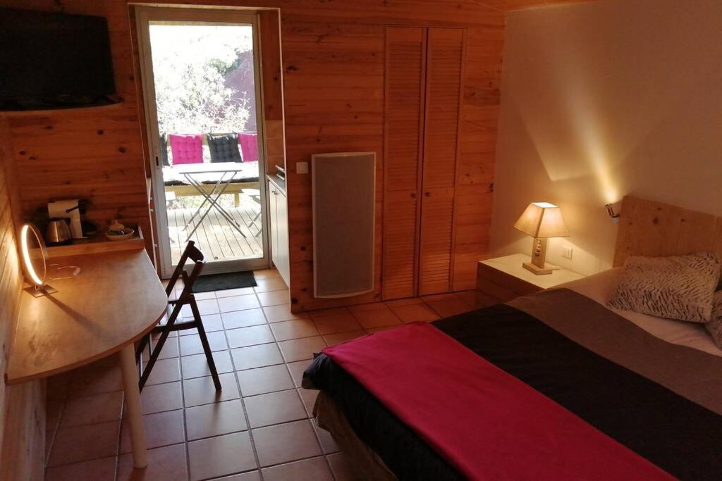 Studio 22 m2, terrasse vue montagne, dans propriété face au Lac du Salagou Liausson Extérieur photo