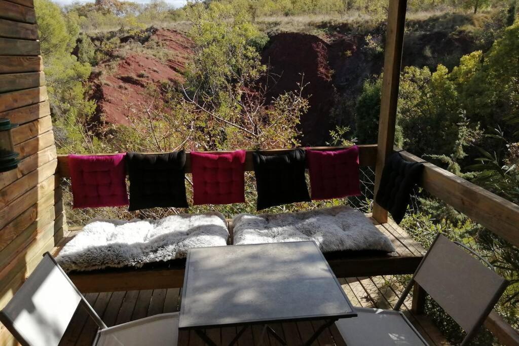 Studio 22 m2, terrasse vue montagne, dans propriété face au Lac du Salagou Liausson Extérieur photo